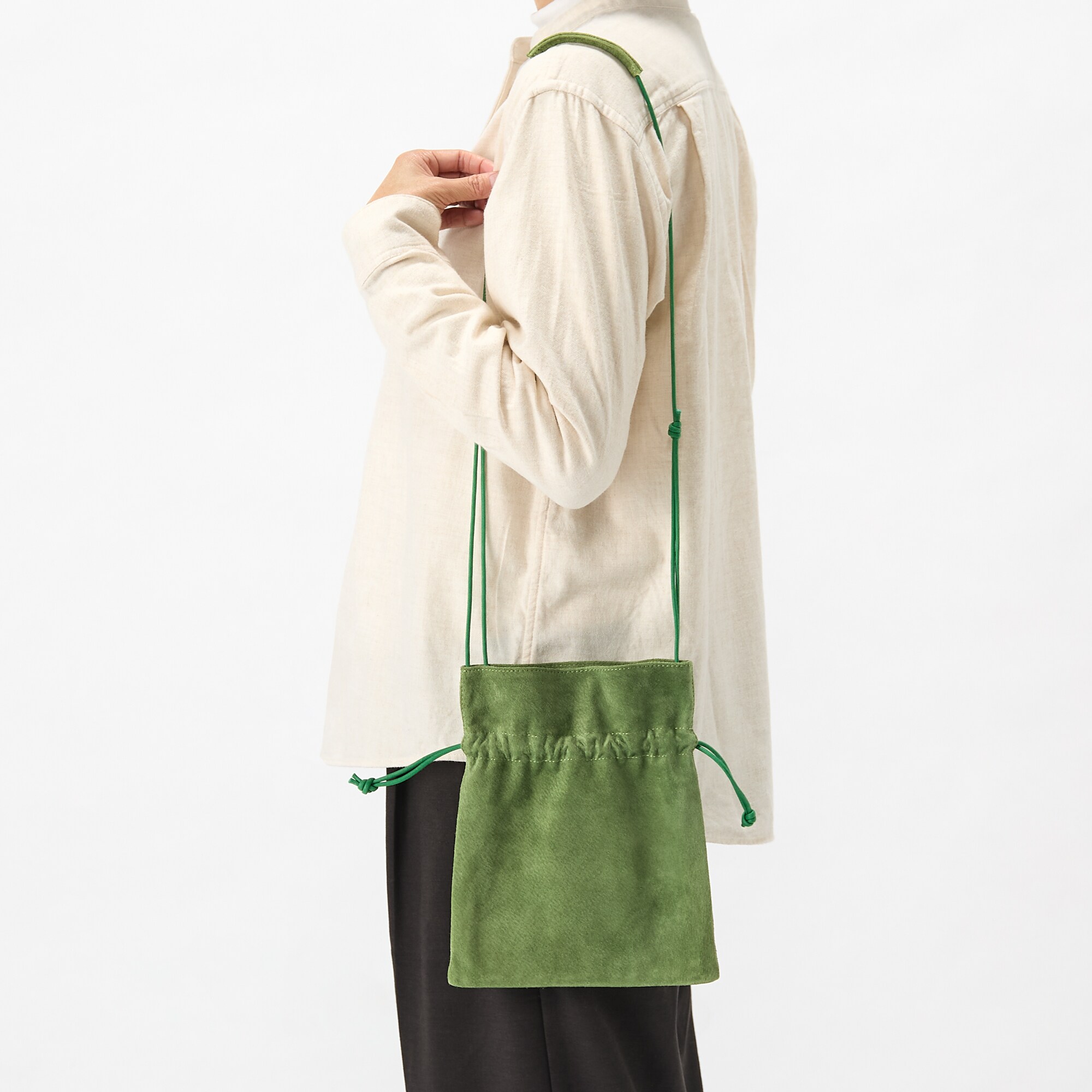 革屋が作った、「洗える革のサコッシュ」グリーン | 無印良品