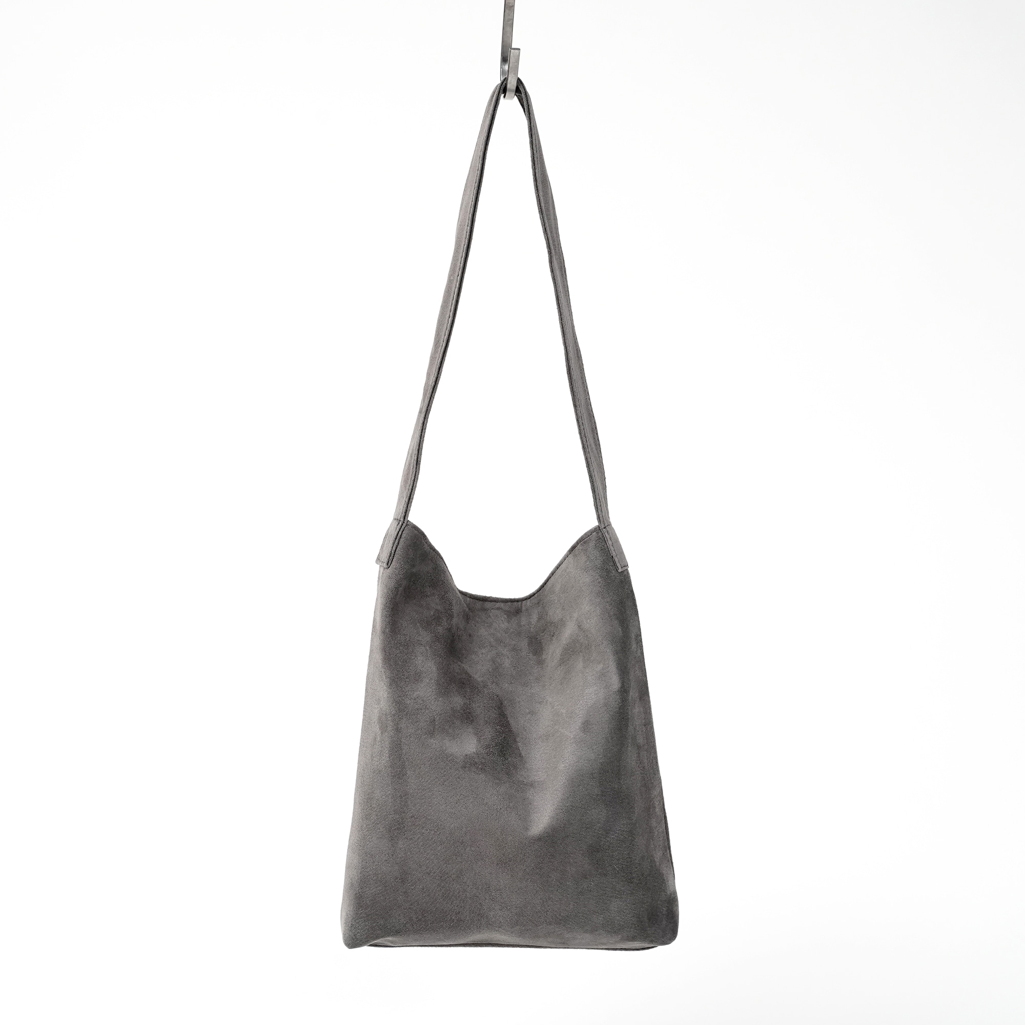 革屋が作った、「洗える革のライトトートバッグ」グレー