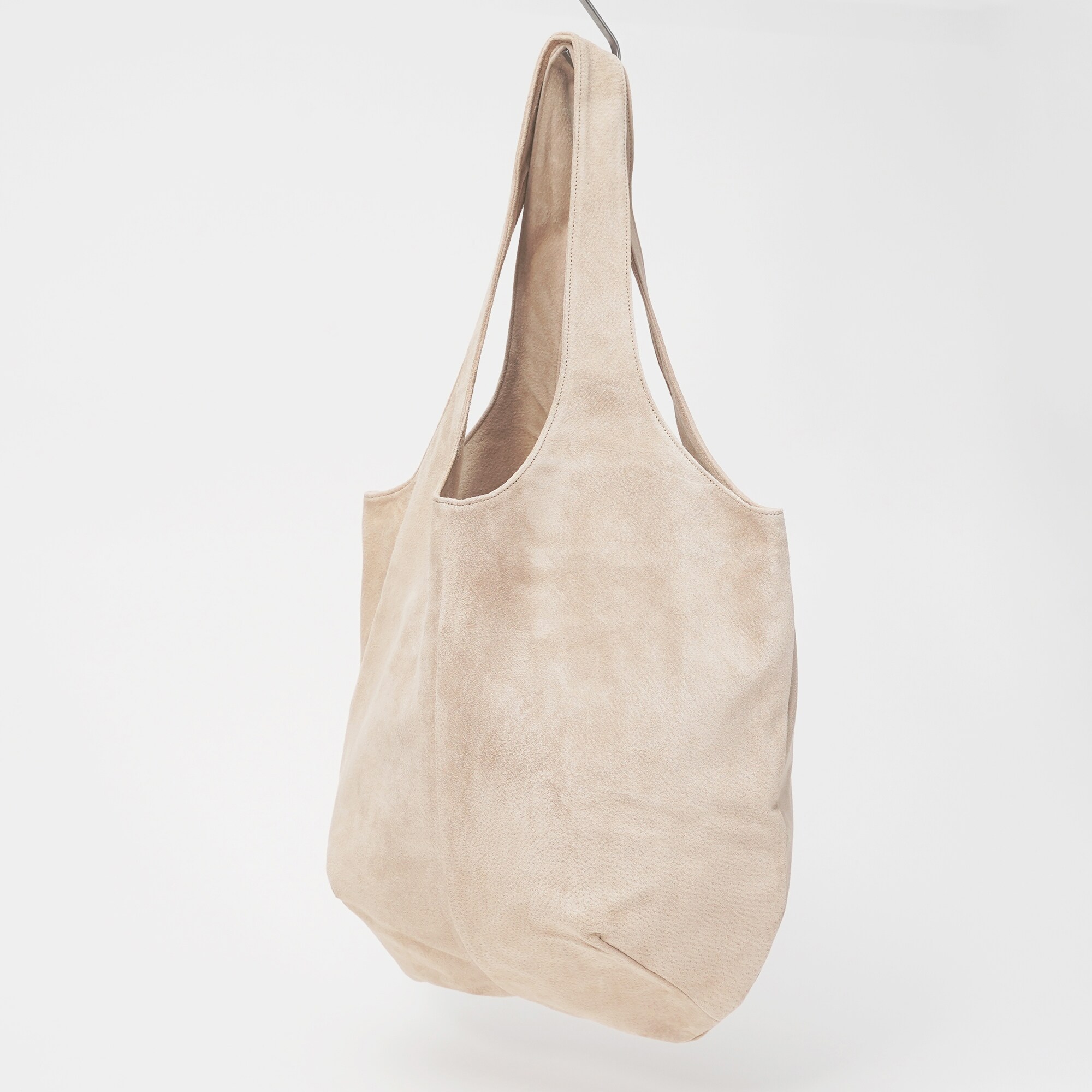 革屋が作った、「洗える革のドロップトート・大」ベージュ