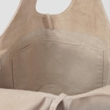 革屋が作った、「洗える革のドロップトート・大」ベージュ