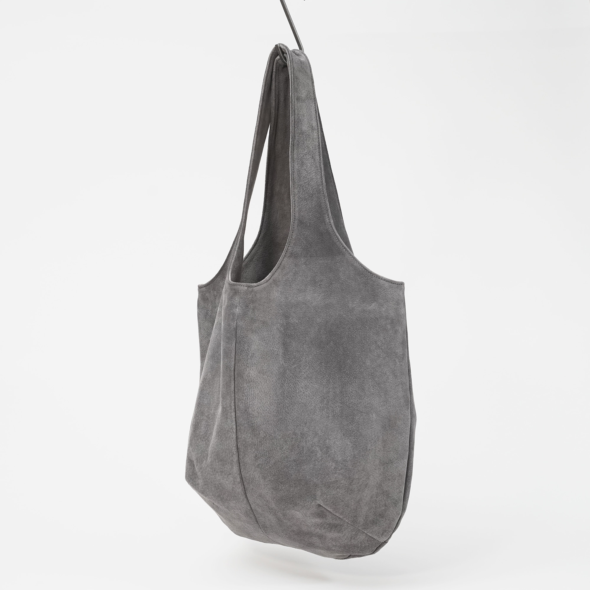 革屋が作った、「洗える革のドロップトート・大」グレー