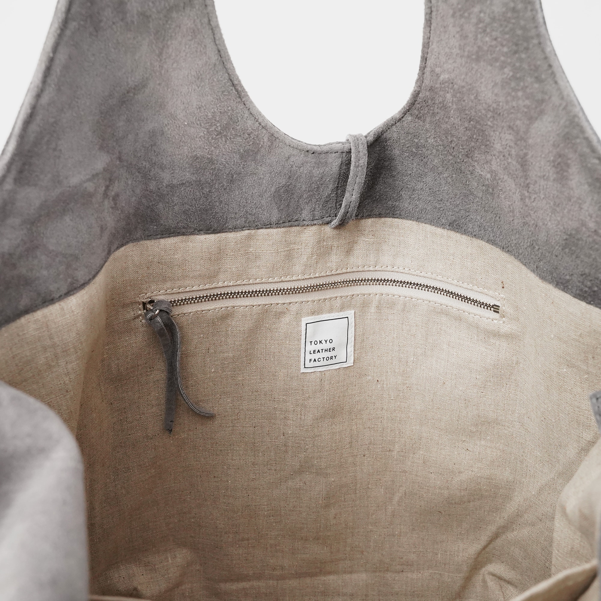 革屋が作った、「洗える革のドロップトート・大」グレー