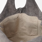 革屋が作った、「洗える革のドロップトート・大」グレー