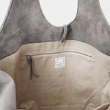 革屋が作った、「洗える革のドロップトート・大」グレー