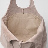 革屋が作った、「洗える革のドロップトート・大」ピンクベージュ