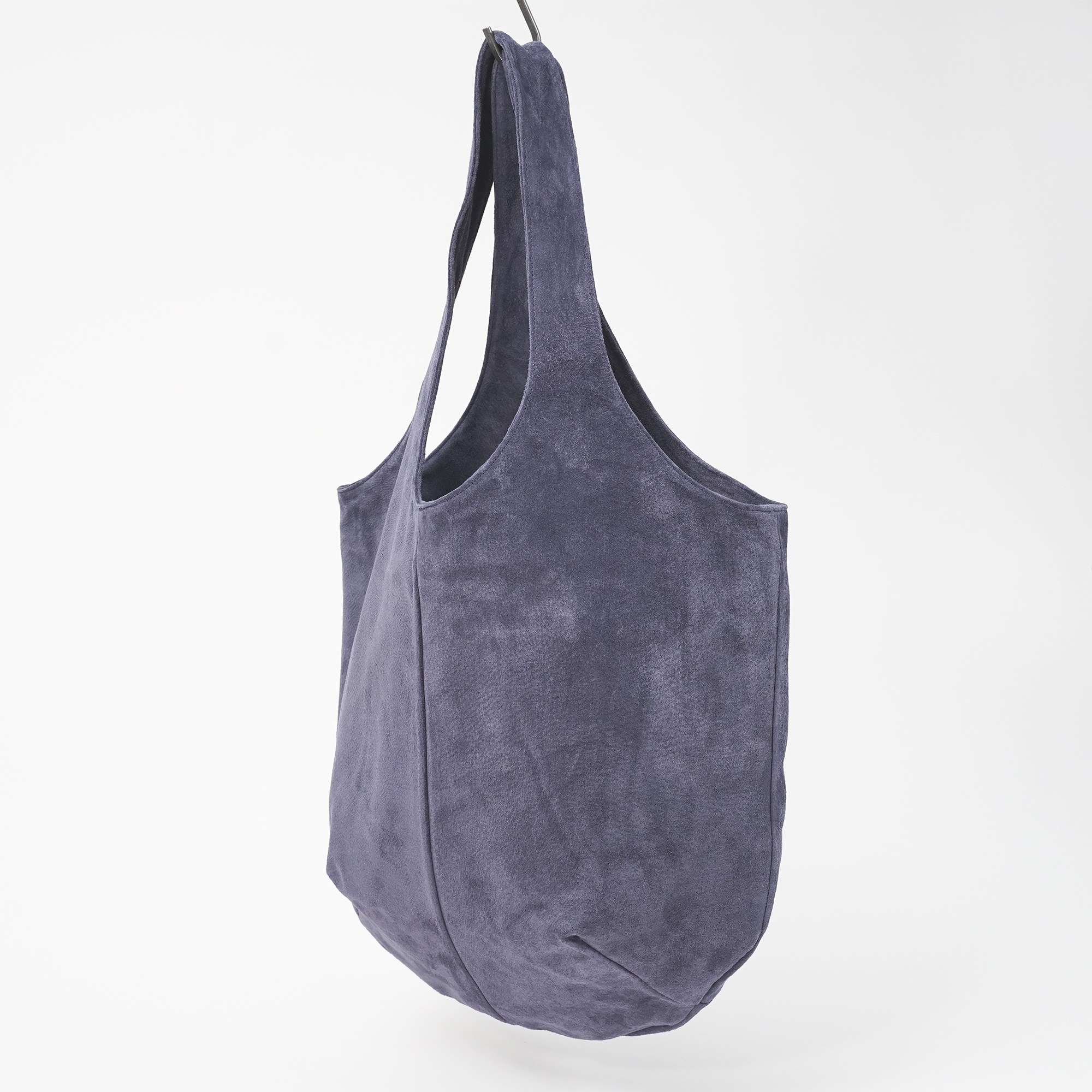 革屋が作った、「洗える革のドロップトート・大」ネイビー