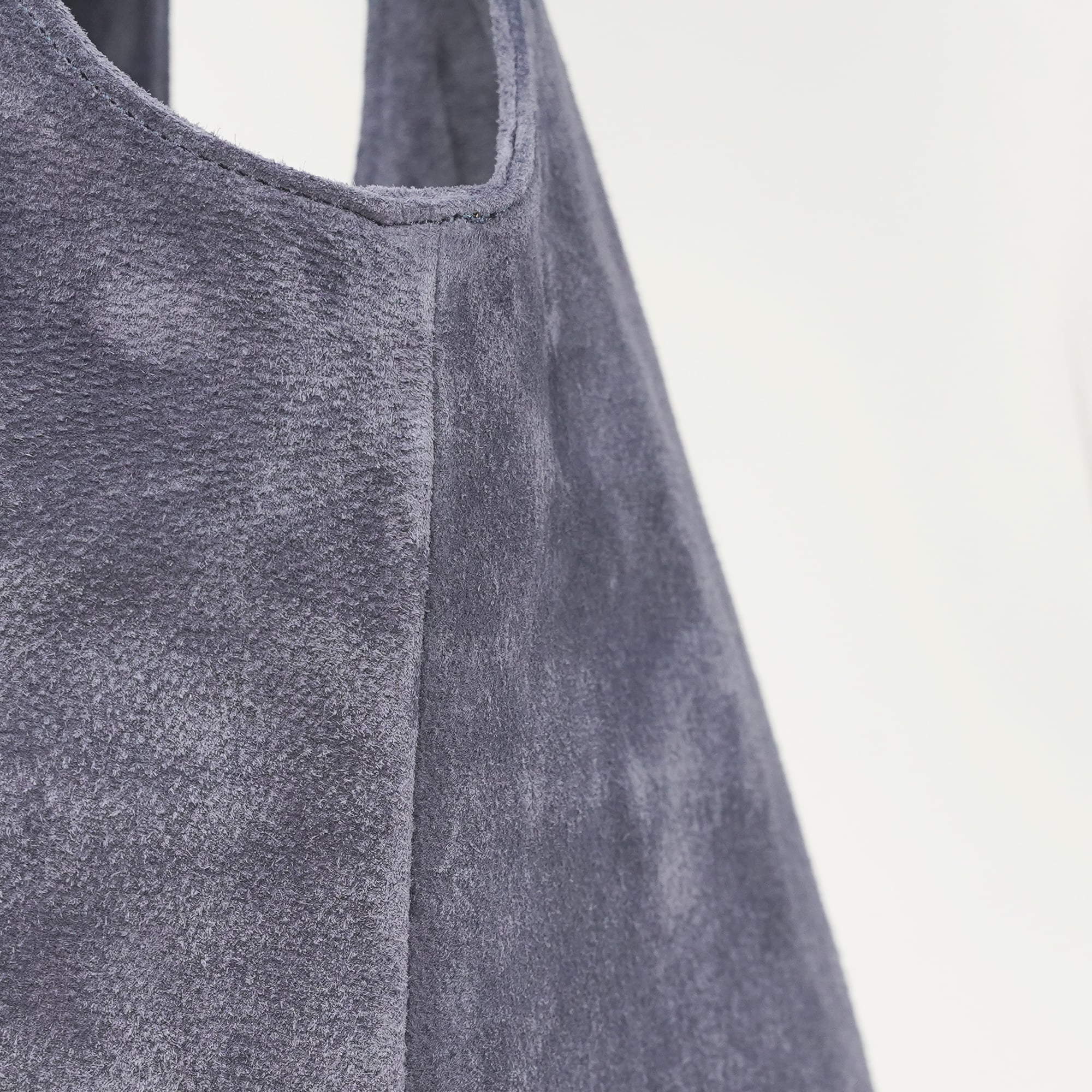 革屋が作った、「洗える革のドロップトート・大」ネイビー