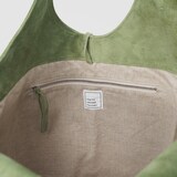 革屋が作った、「洗える革のドロップトート・大」グリーン