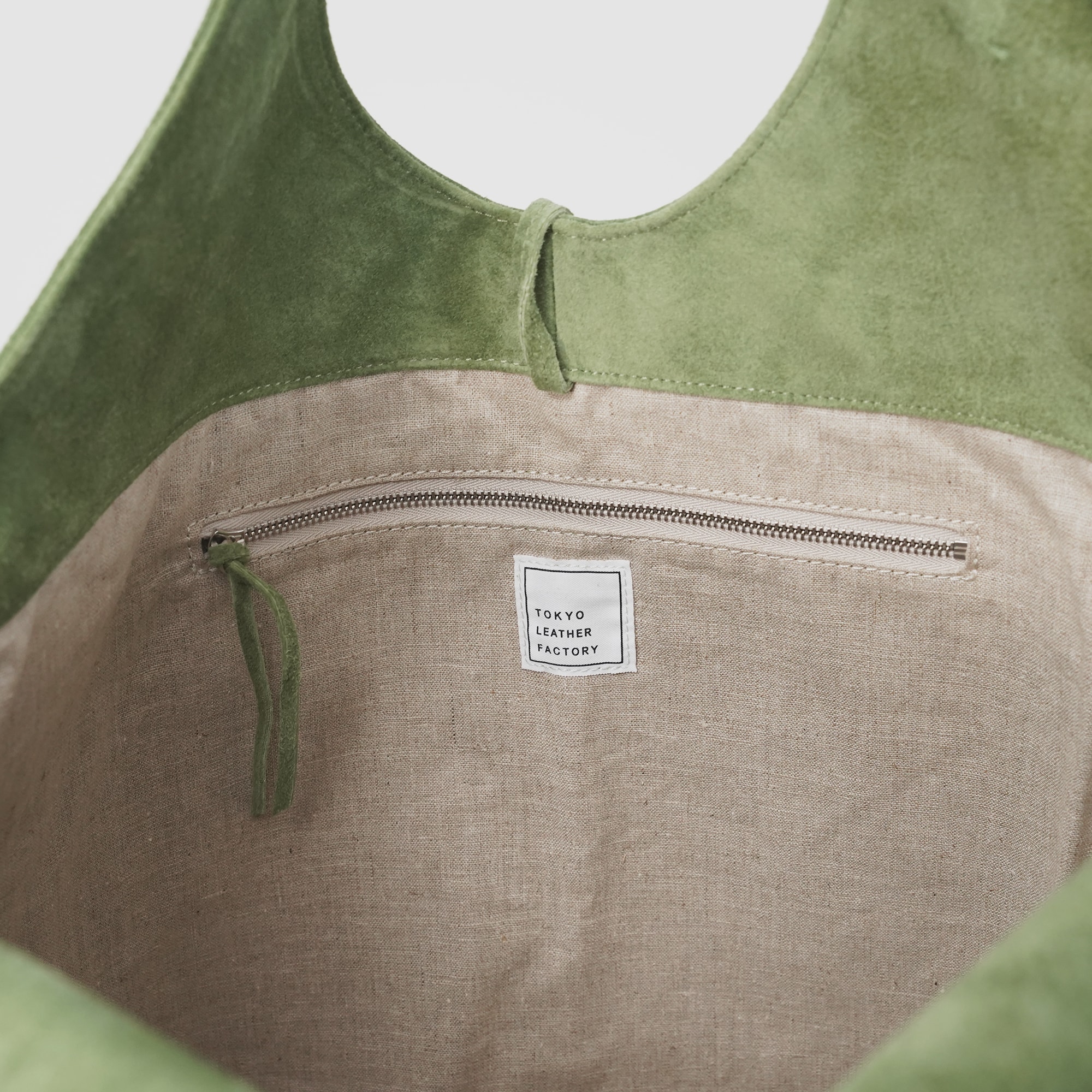 革屋が作った、「洗える革のドロップトート・大」グリーン