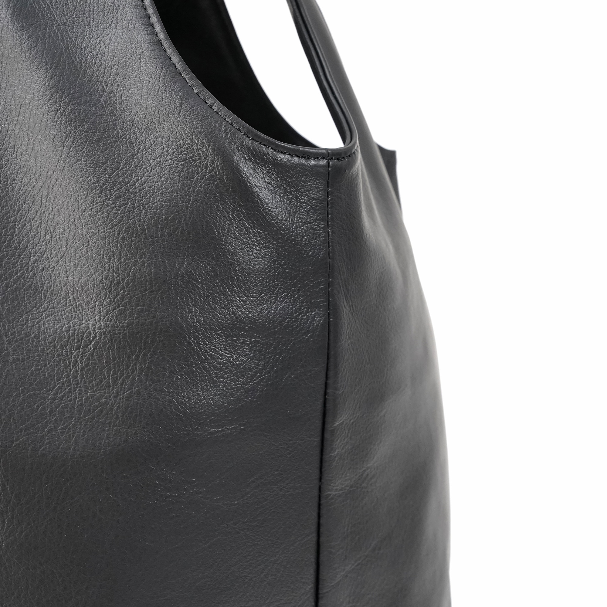 革屋が作った、「洗える牛革のドロップトートバッグ」黒