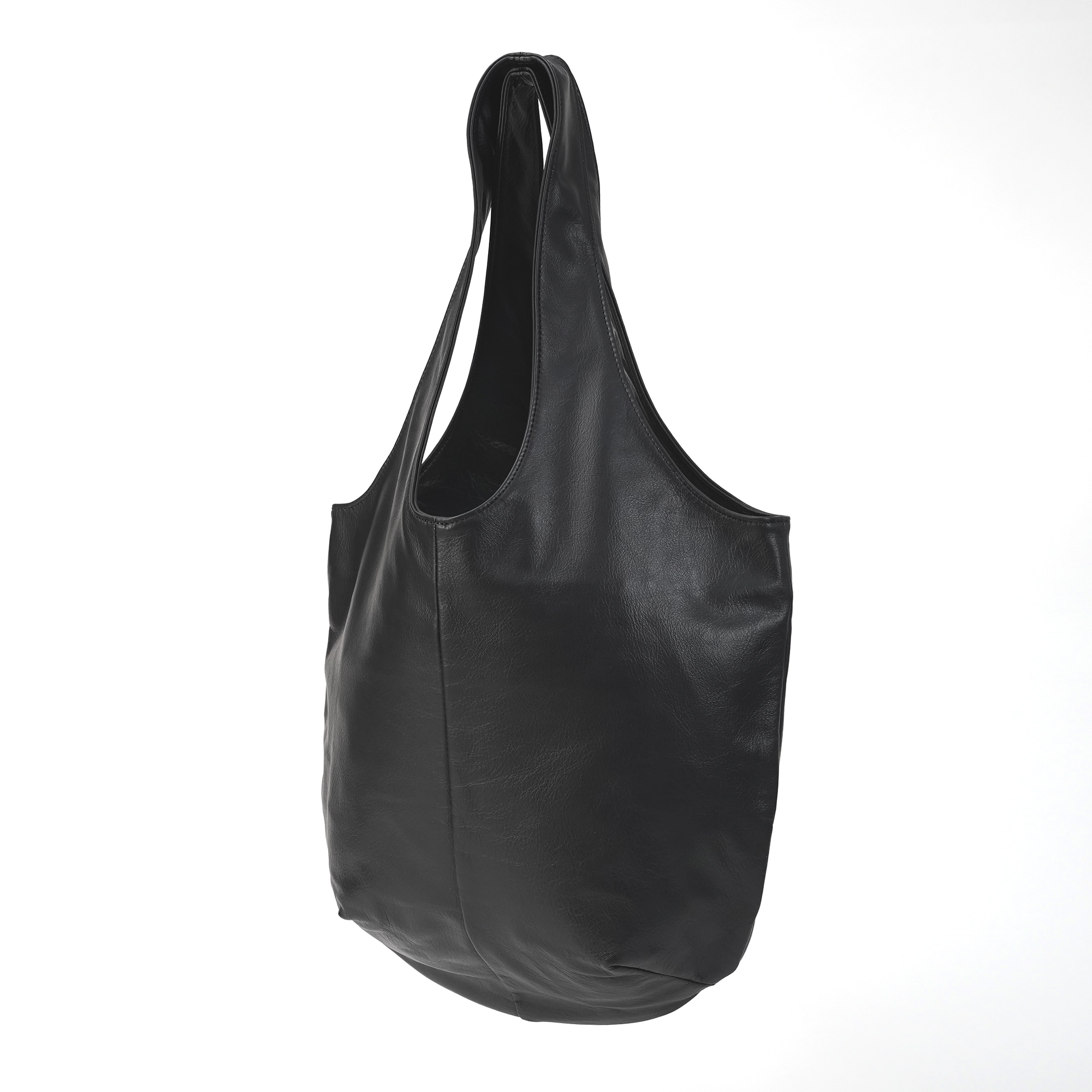 革屋が作った、「洗える牛革のドロップトートバッグ」黒 | 無印良品