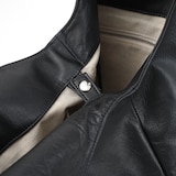 革屋が作った、「洗える牛革のドロップトートバッグ」黒