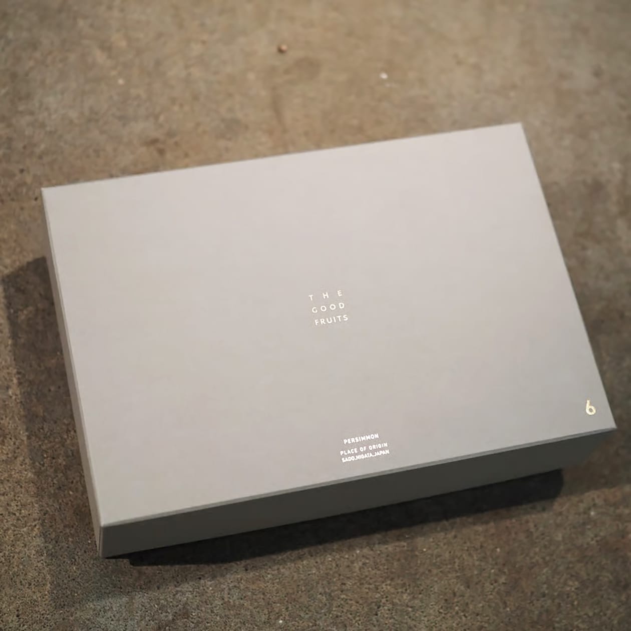 佐渡産　吹上農園の柿「きざわし（樹上脱渋）」大玉・６玉【ギフトにおすすめ】