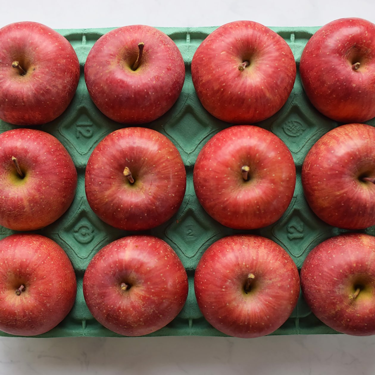 山形県産　中川果樹園の「完熟雪室りんご」約３ｋｇ（１０～１４玉）