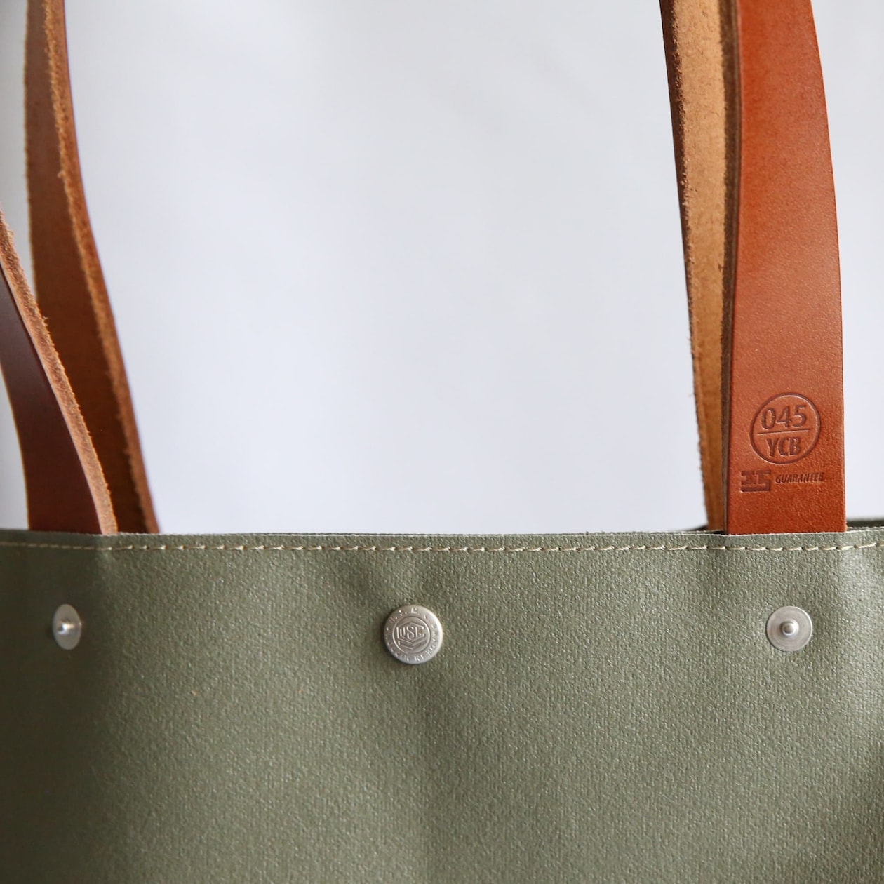 横濱帆布鞄　Ｃ　オリーブ（森野艦船帆布）