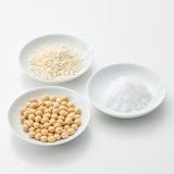 福井県・山梨県　三七味噌＆五味醤油の「はじめての手作り甲州味噌セット ※秋田県産大豆」（仕上がり１ｋｇ、容器付き）