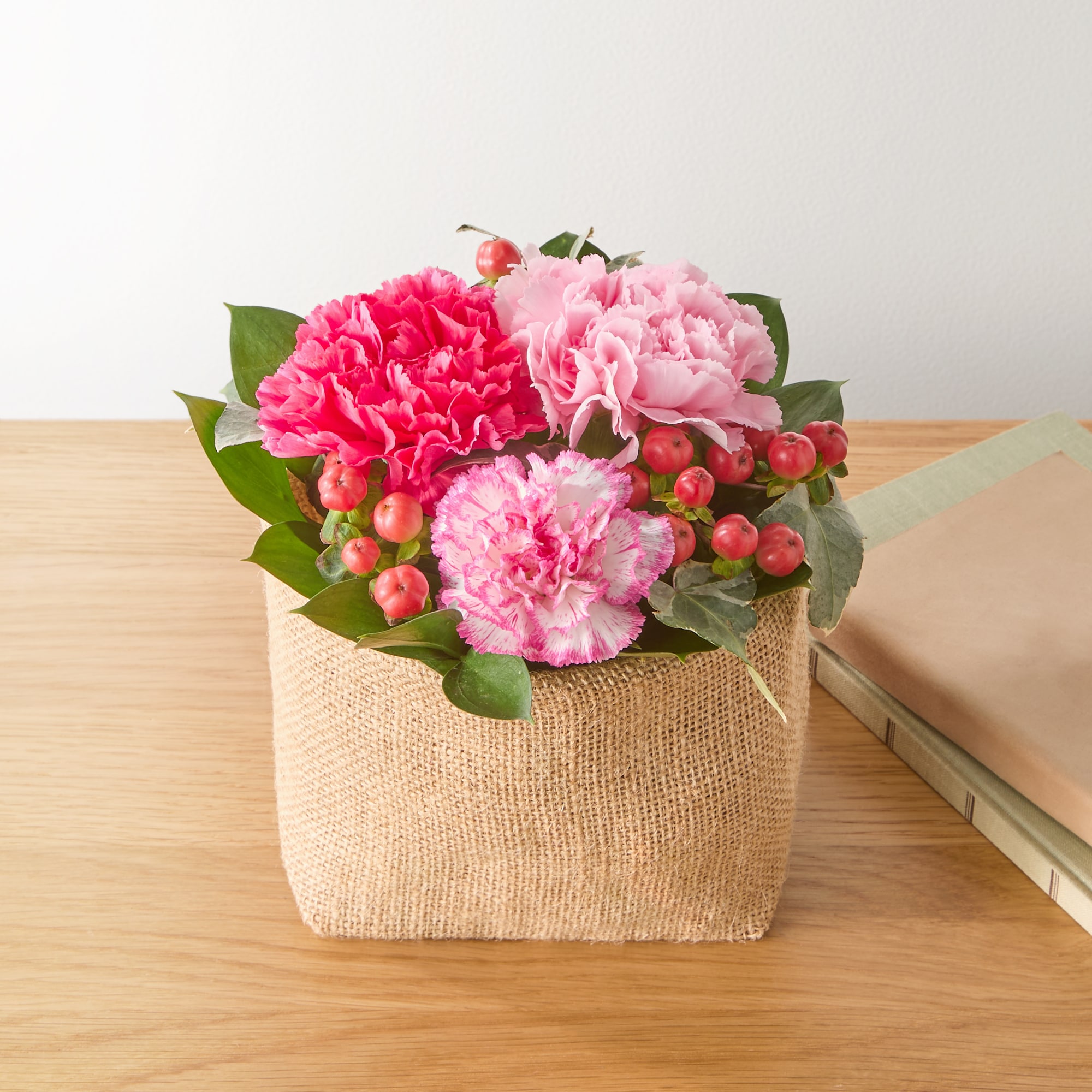 母の日　カーネーションのアレンジ　ピンク