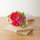 母の日　カーネーションのブーケ　赤