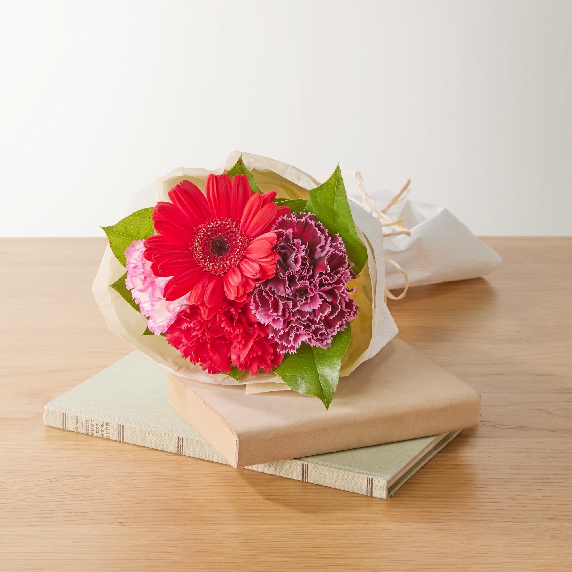 母の日　カーネーションのブーケ　赤