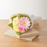 母の日　カーネーションのブーケ　ミックス