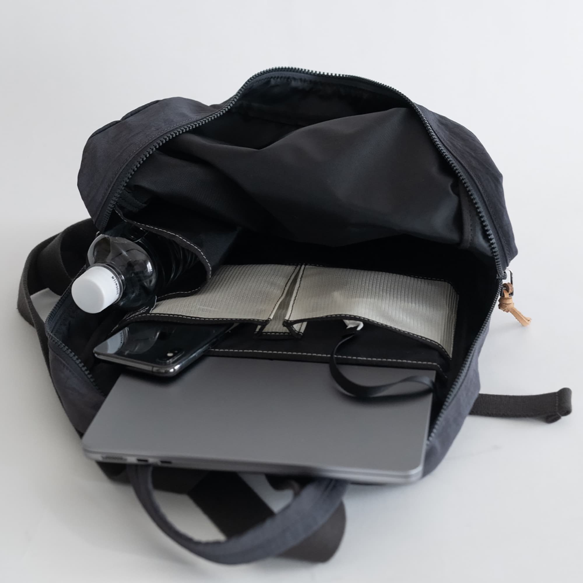 NIZYU KANO「FUKUI SIWAナイロンリュック」 S　 ダークグレー