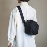 NIZYU KANO「FUKUI SIWAナイロンボディバッグ」 M　ブラック