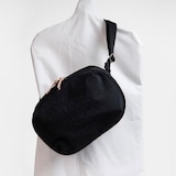 NIZYU KANO「FUKUI SIWAナイロンボディバッグ」 M　ブラック