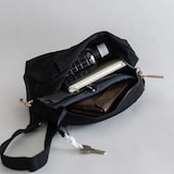   NIZYU KANO「FUKUI SIWAナイロンボディバッグ」 M 　 グレージュ