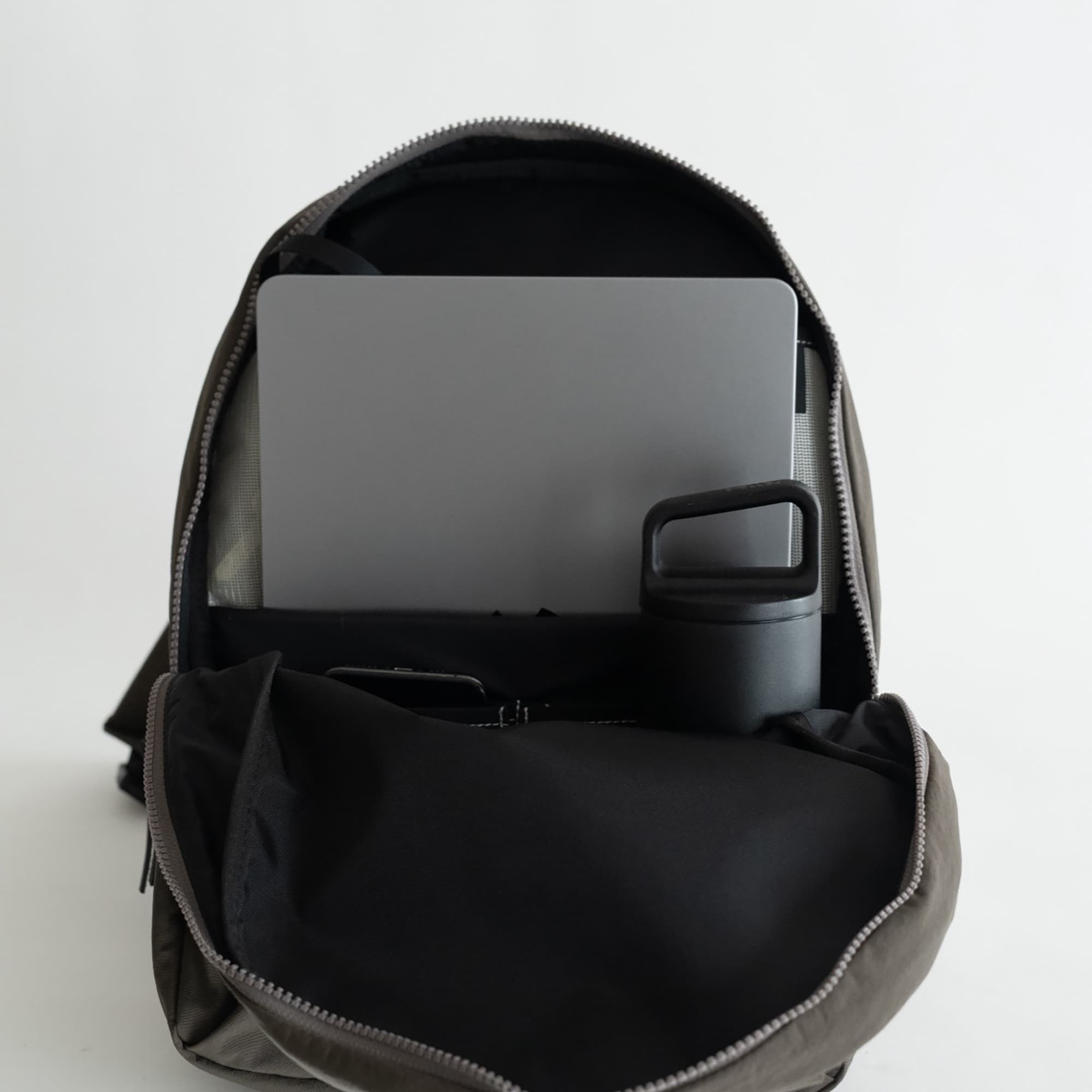 NIZYU KANO「ライトナイロンリュック」 S　ブラック