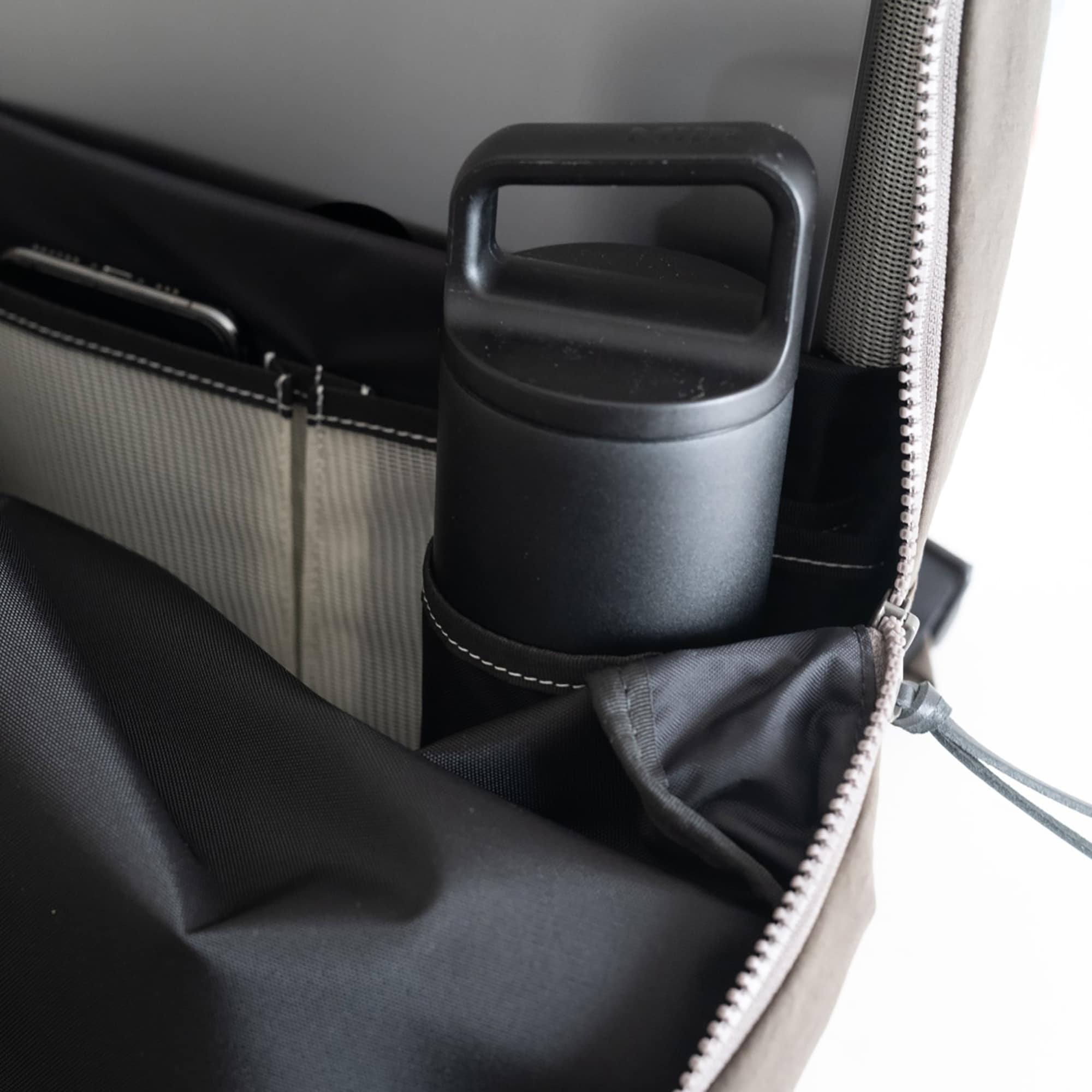 NIZYU KANO「ライトナイロンリュック」 S　ストレートグレー