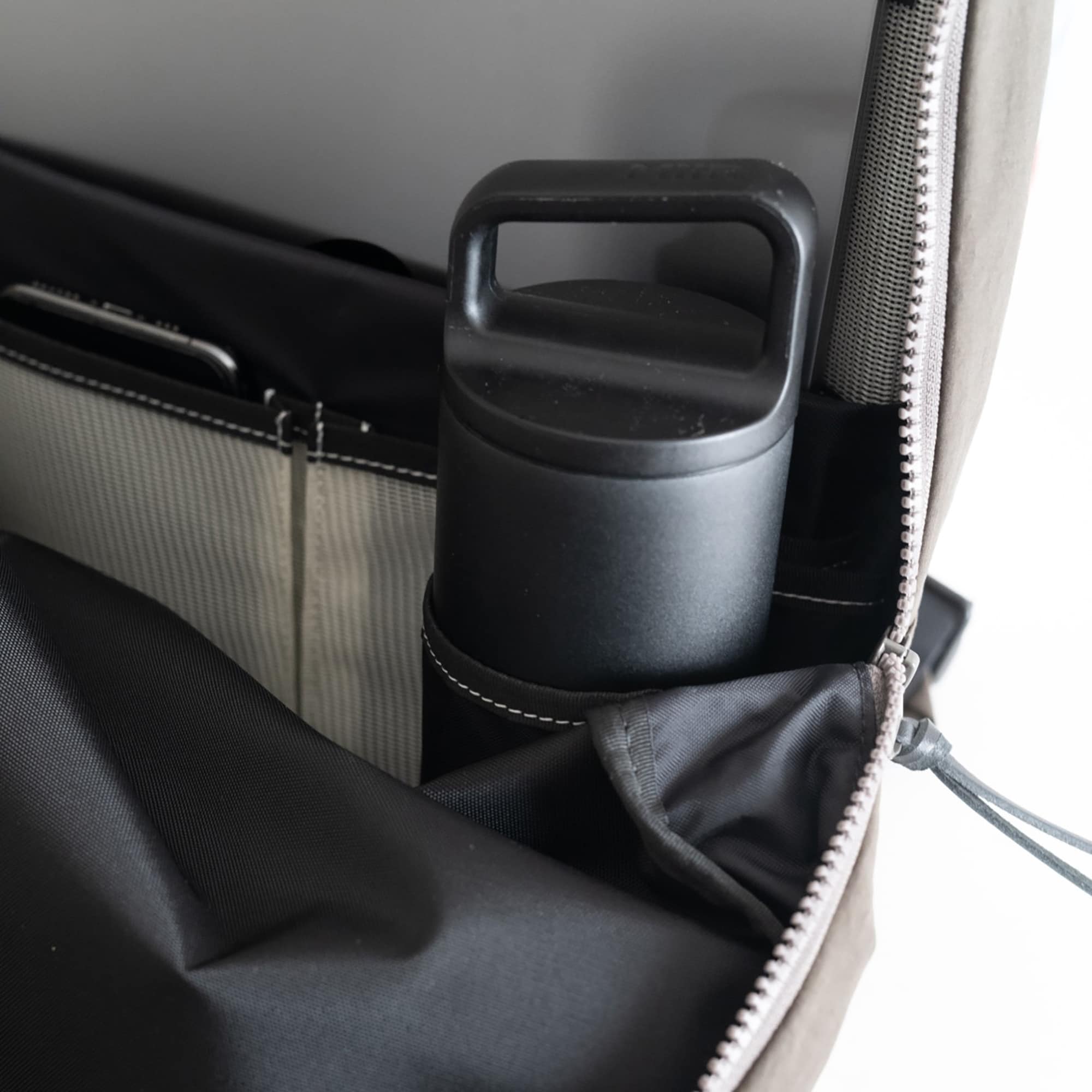 NIZYU KANOの「ライトナイロンリュック」 S　キャメルベージュ