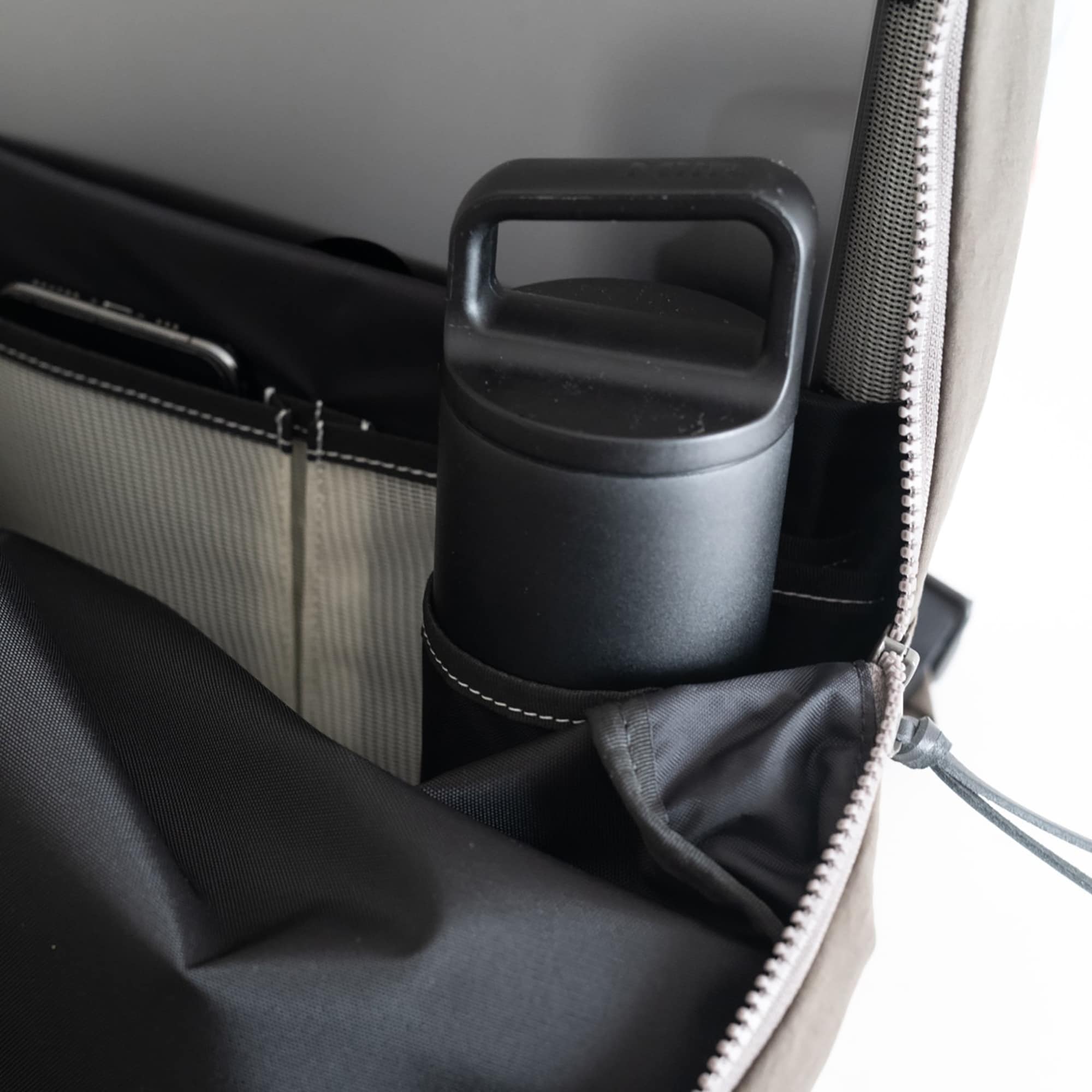 NIZYU KANO「ライトナイロンリュック」 S　モカブラウン