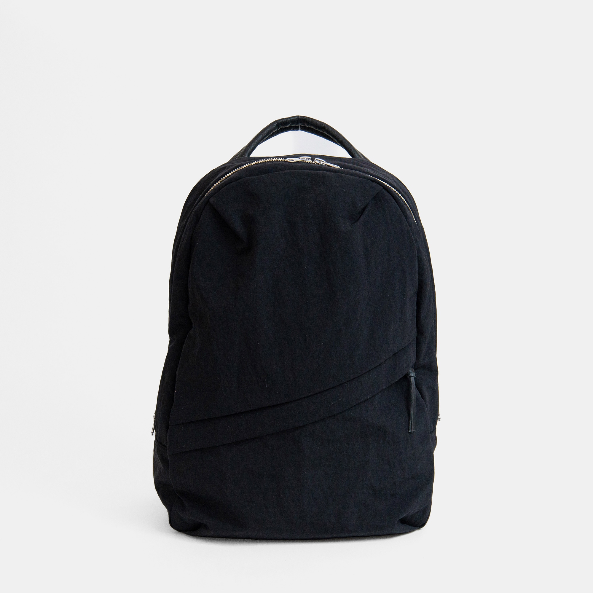 NIZYU KANO「ライトナイロンリュック」M　ブラック