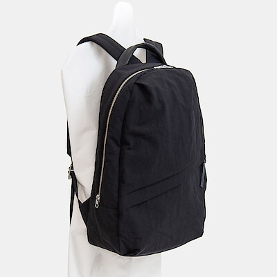 NIZYU KANO「ライトナイロンリュック」M　ブラック