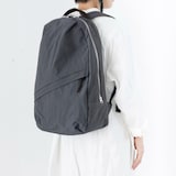 NIZYU KANO「ライトナイロンリュック」M 　ストレートグレー