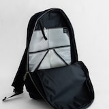 NIZYU KANO「ライトナイロンリュック」M 　ストレートグレー