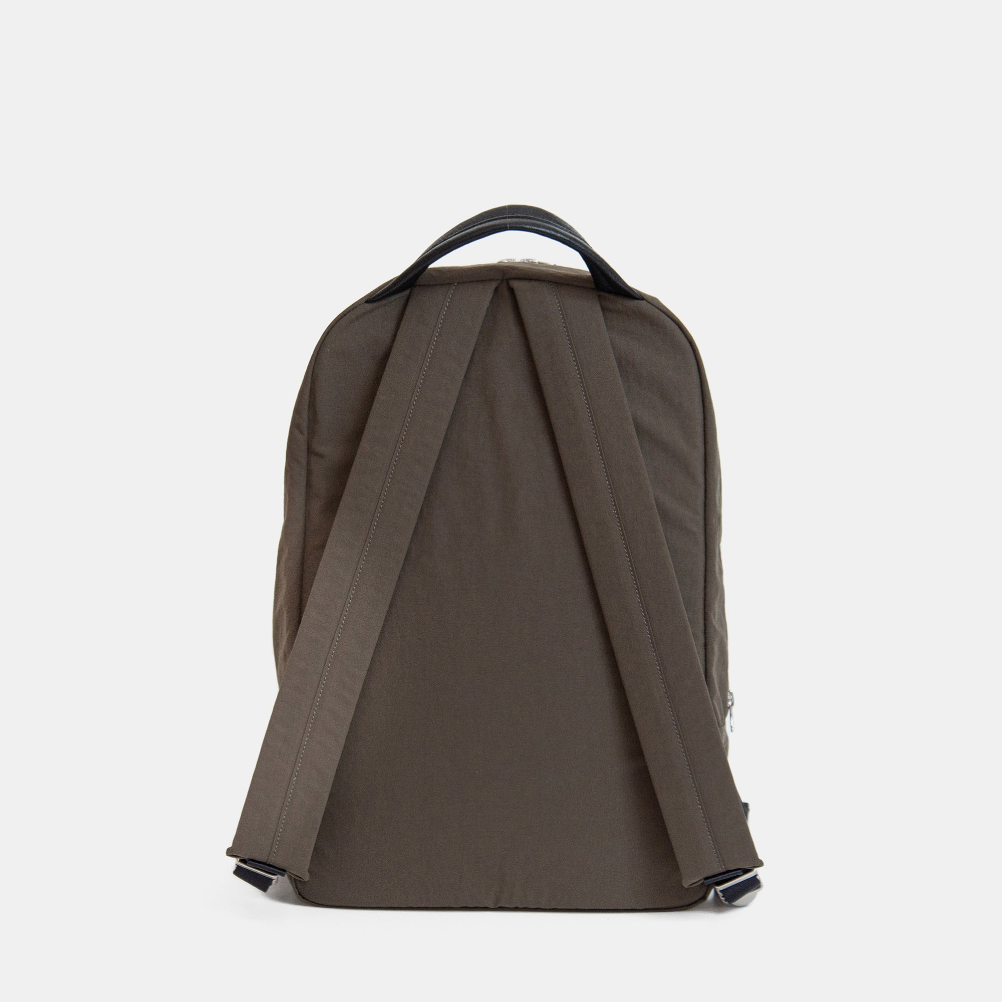 NIZYU KANO「ライトナイロンリュック」M　モカブラウン