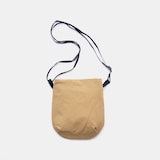 NIZYU KANO「ライトナイロンショルダーポーチ」　キャメルベージュ