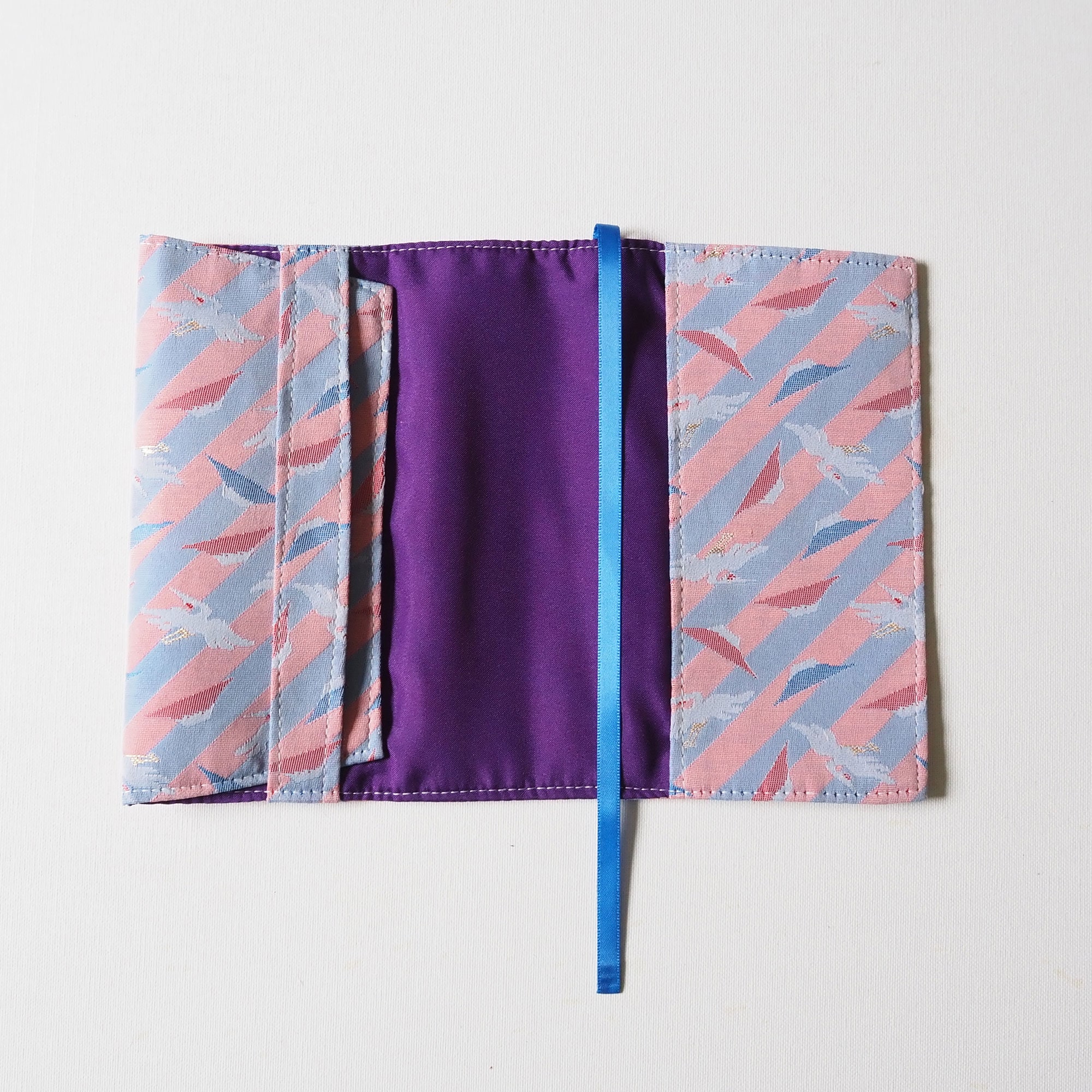 山梨県　光織物のブックカバー「Engi book cover 富士つる」