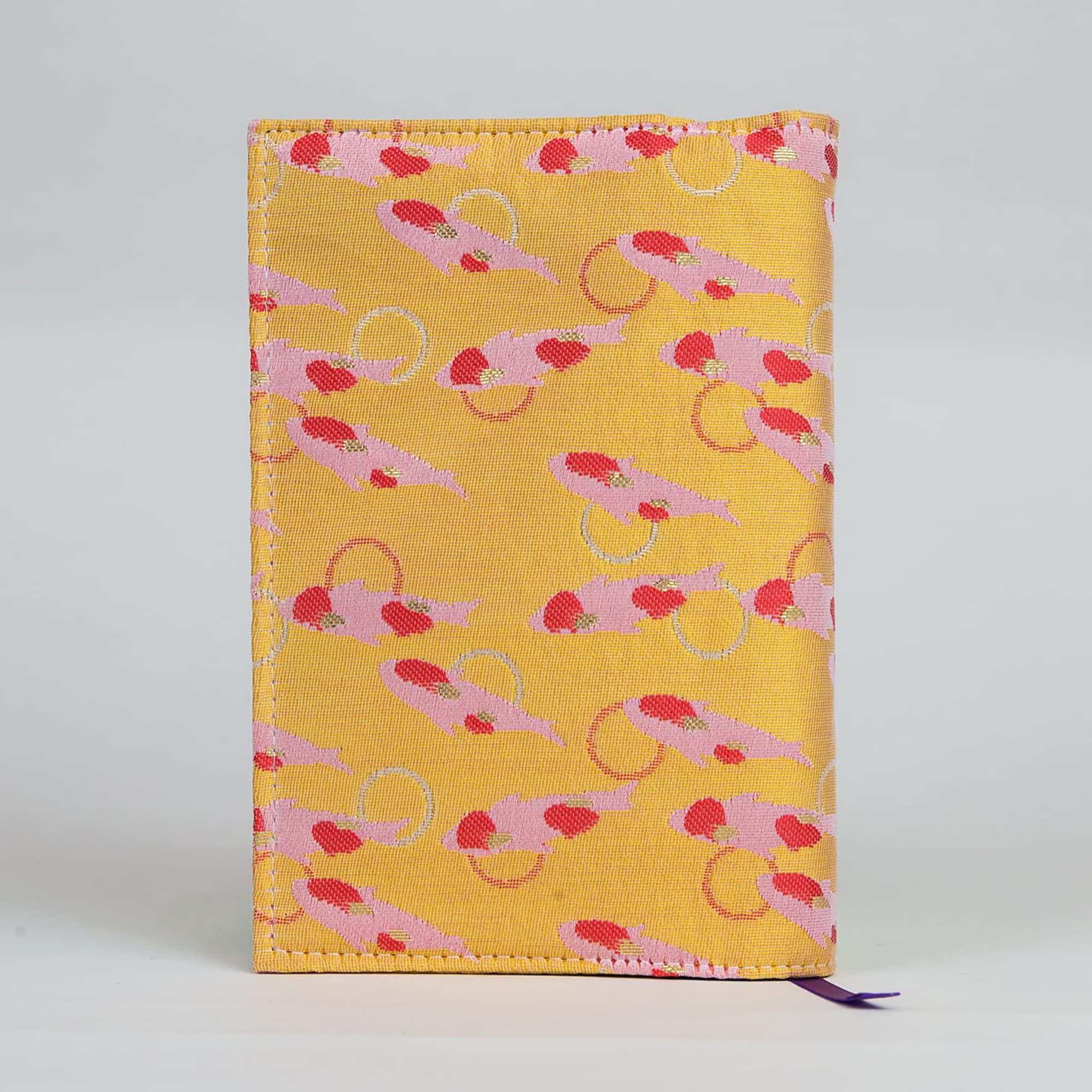 山梨県　光織物のブックカバー「Engi book cover 鯉」