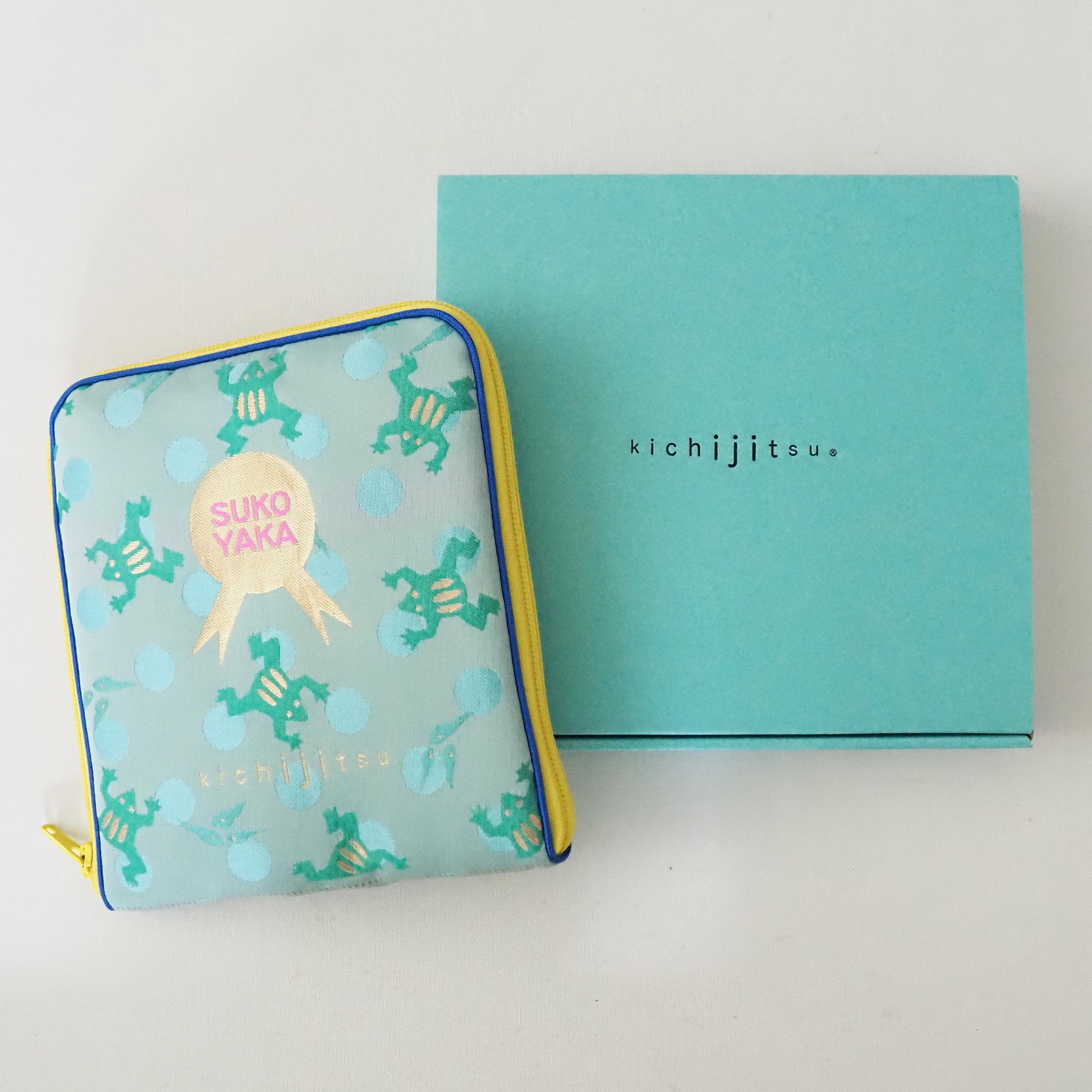 山梨県　光織物の母子手帳ケース「ごきげんぽーち かえる」