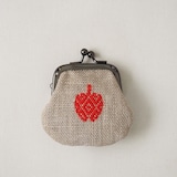 青森県　弘前こぎん研究所のこぎん刺し「ミニがま口 りんご」生成×赤