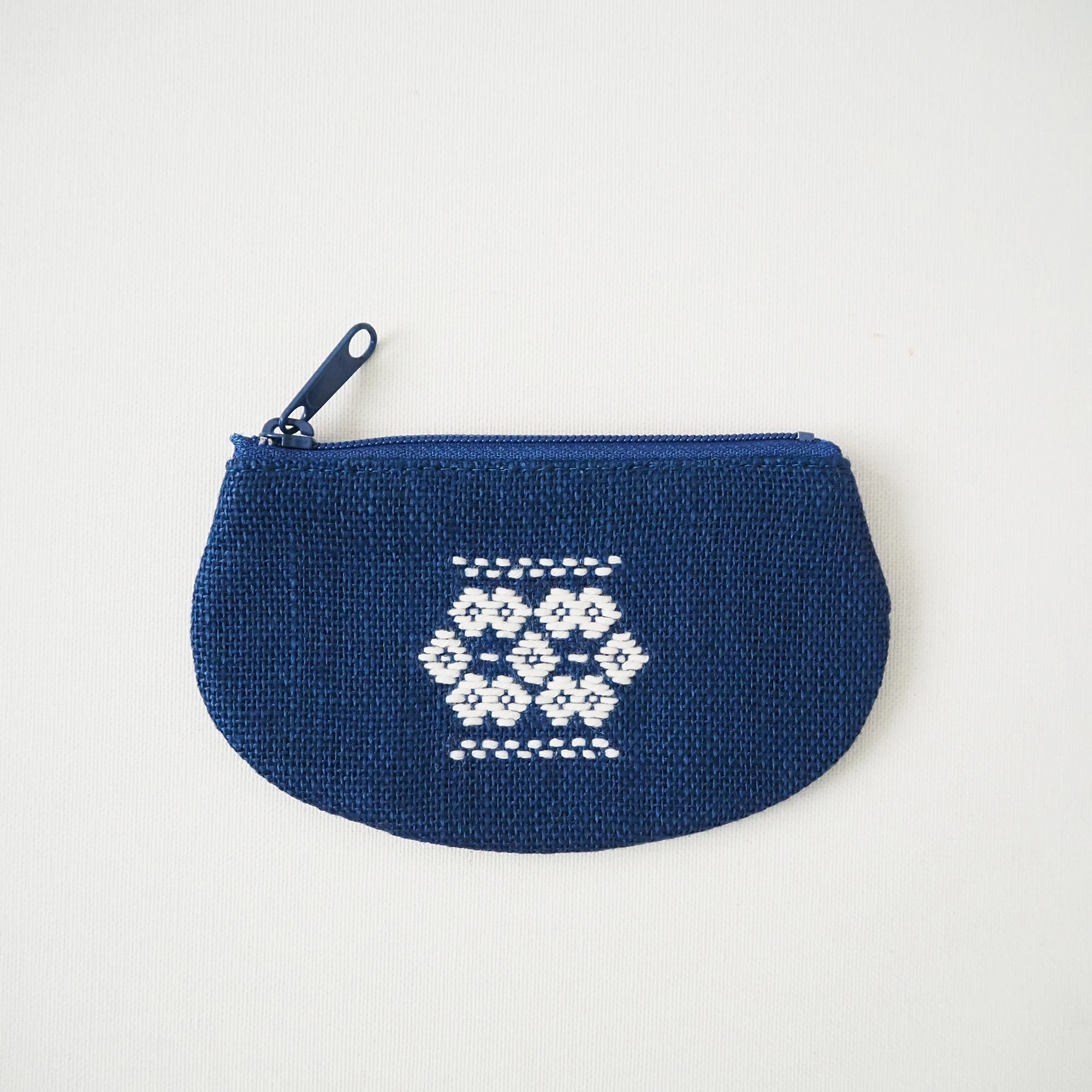 青森県　弘前こぎん研究所のこぎん刺し「丸小銭入」青