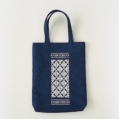 青森県　弘前こぎん研究所のこぎん刺し「手付小袋」青