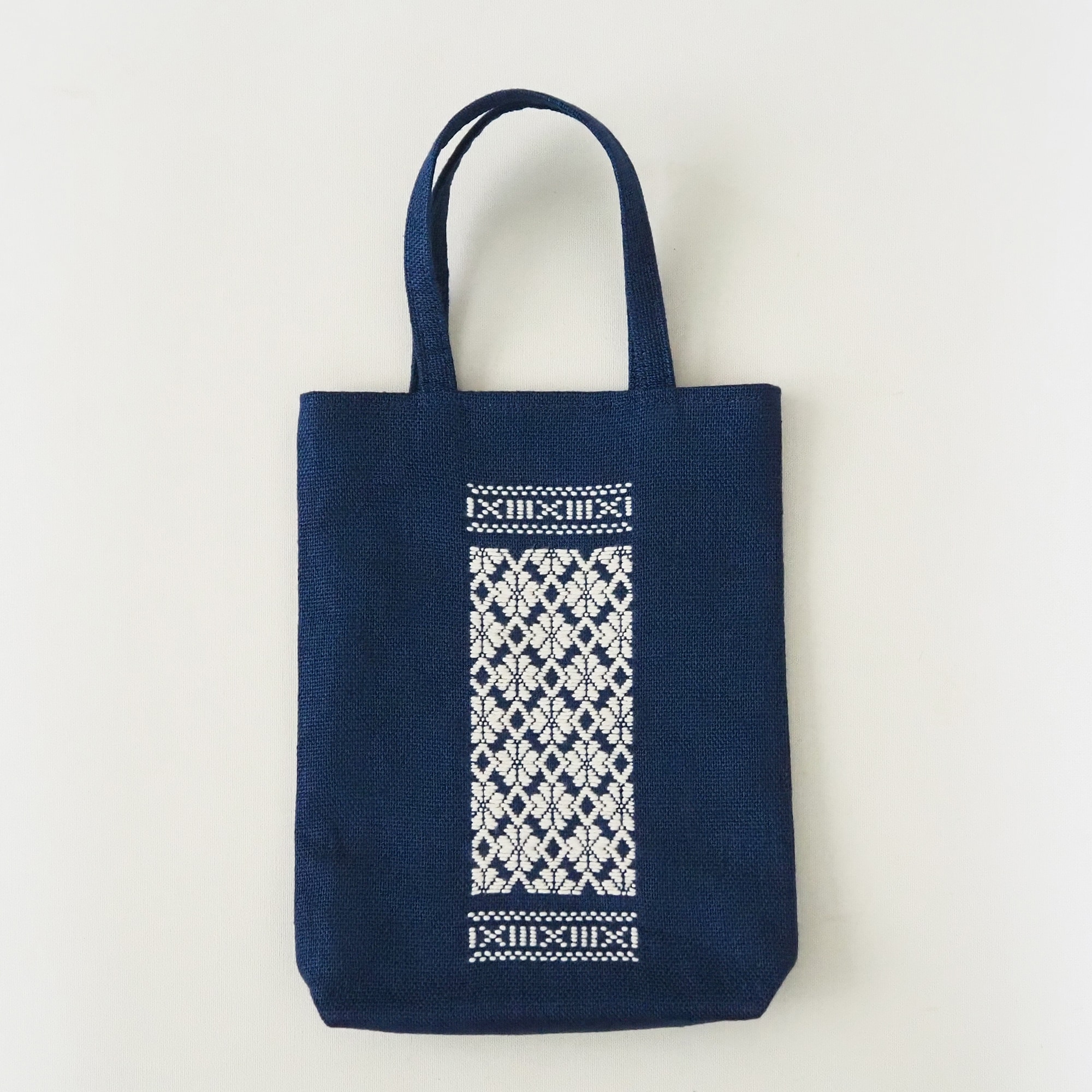 青森県　弘前こぎん研究所のこぎん刺し「手付小袋」青