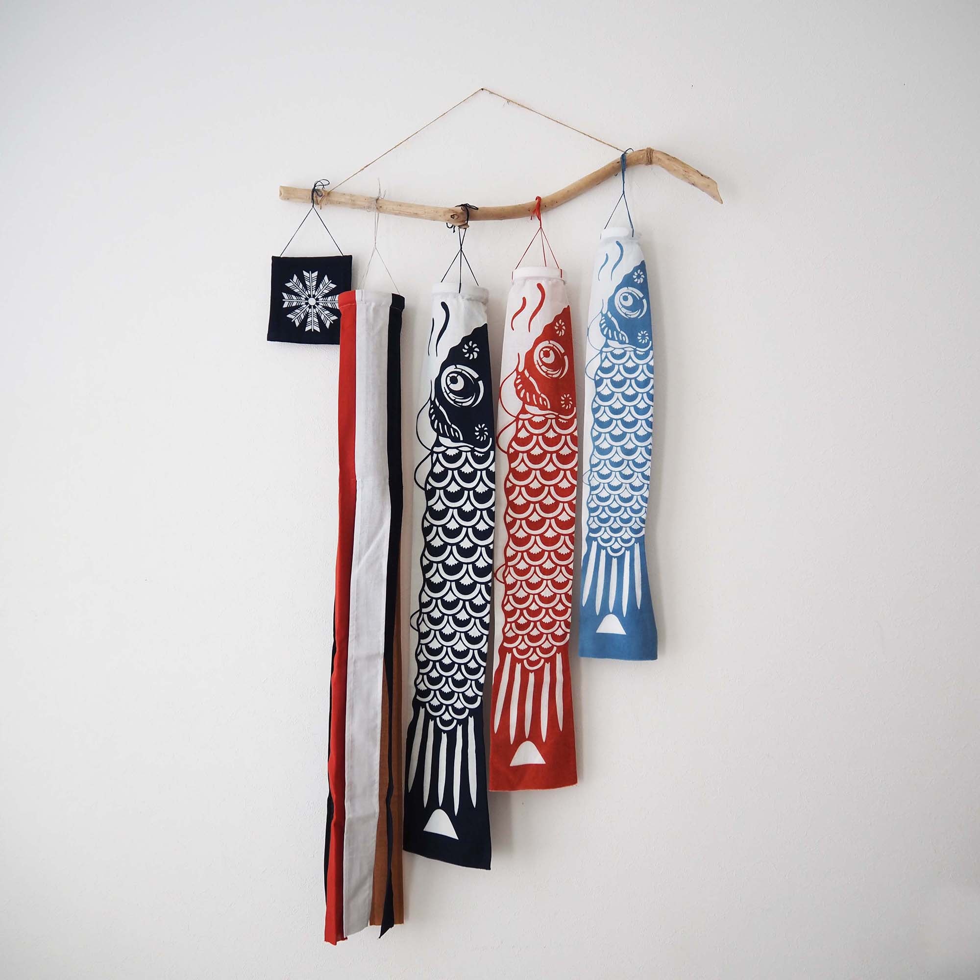 クラフト工房LaManoの「藍と草木の型染鯉のぼり」 