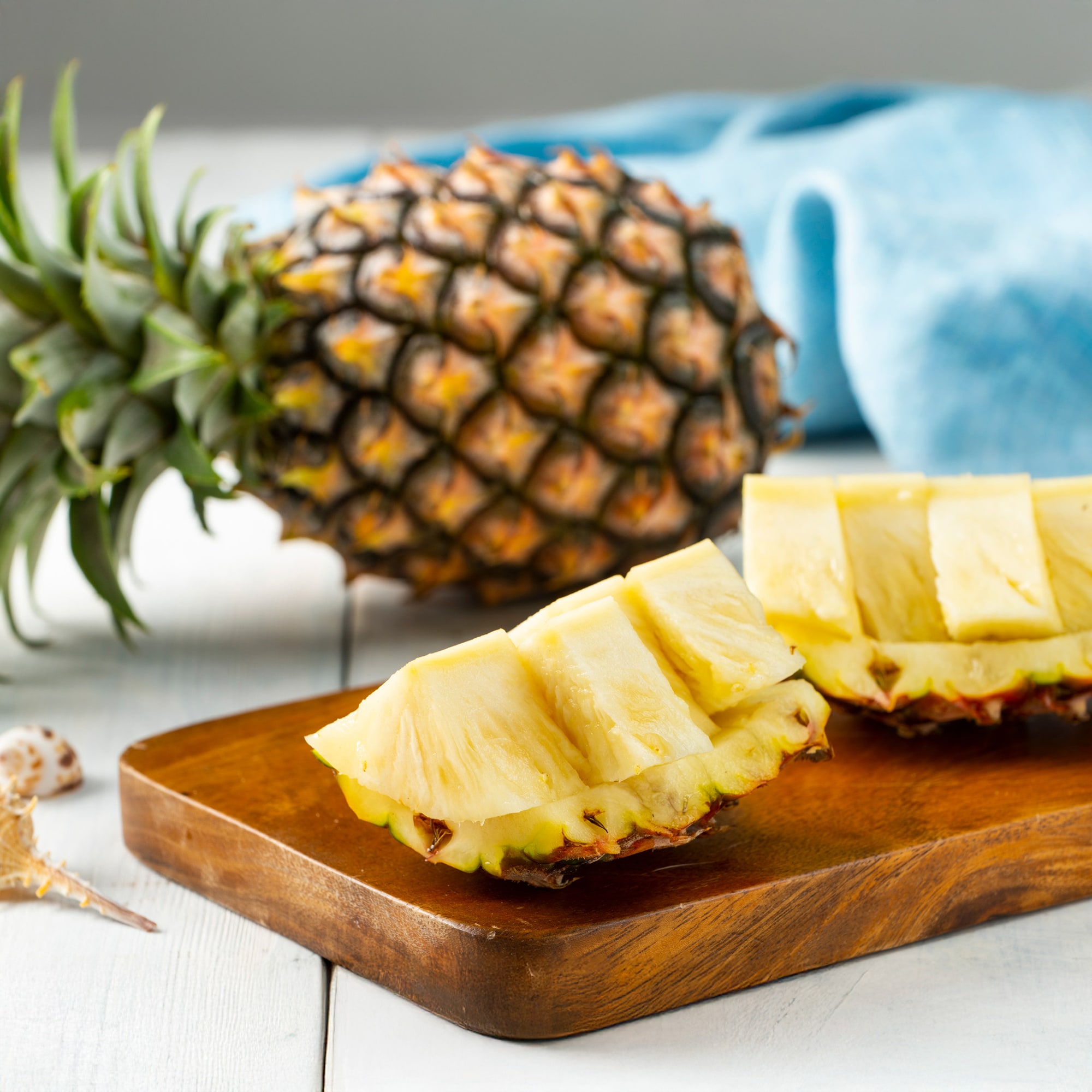 沖縄県産 長浜商店のパイナップル「ピーチパイン」 約１．５ｋｇ（２～３玉入り）