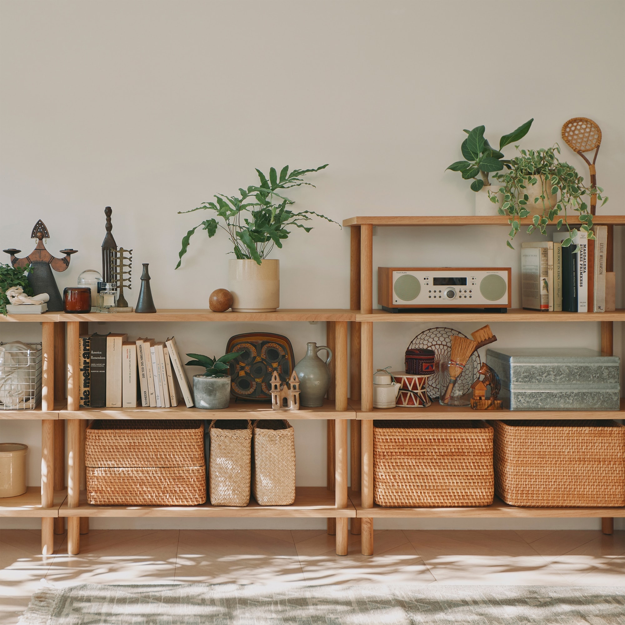 【新古品】手軽に組み立てられる木製シェルフ　棚４段　オーク材突板