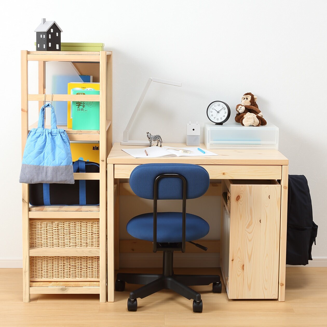 【新古品】パイン材デスク幅８６ｃｍ