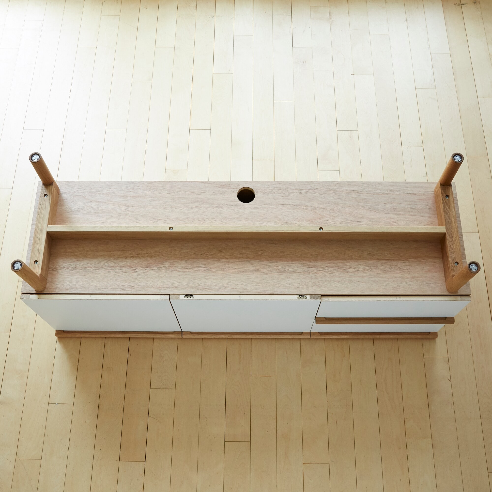 【新古品】ＳＴＩＬＴ　ＳＩＤＥＢＯＡＲＤ　Ｌ　Ｗｈｉｔｅ